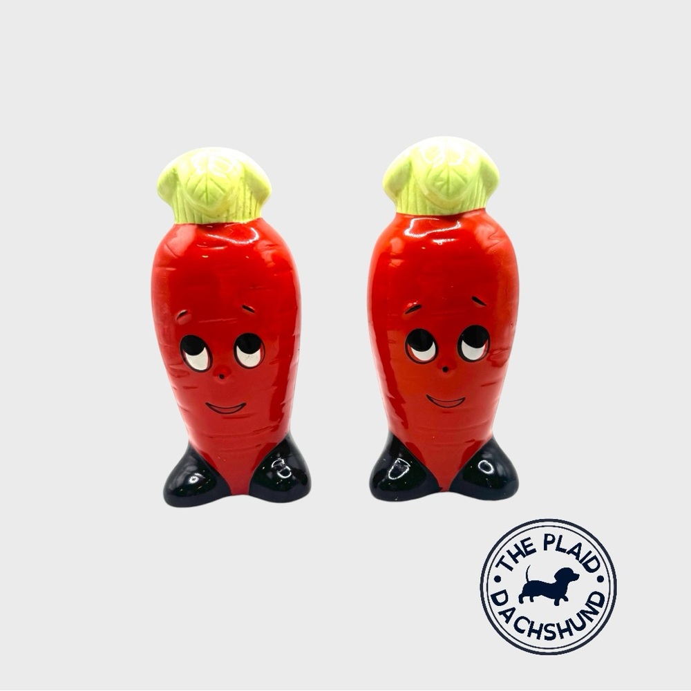 Vintage Anthropomorphic Carrot Shakers